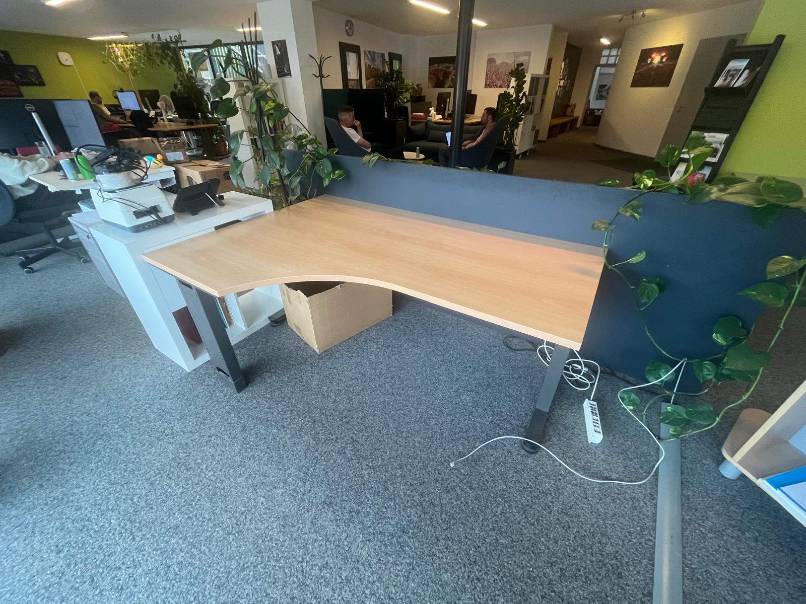 BUREAU D'ANGLE